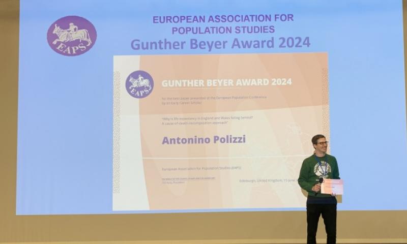 Antonino receives award at the European Population Conference 2024 in Edinburgh